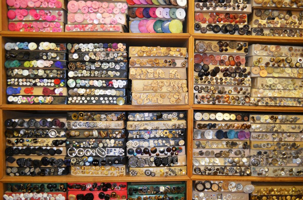 button shop, Business owner